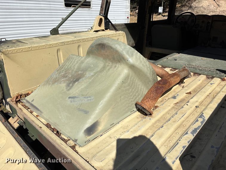image for item FG0683 AM General HMMWV SUV