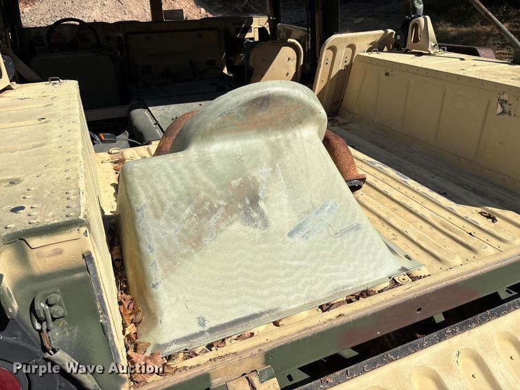 image for item FG0683 AM General HMMWV SUV