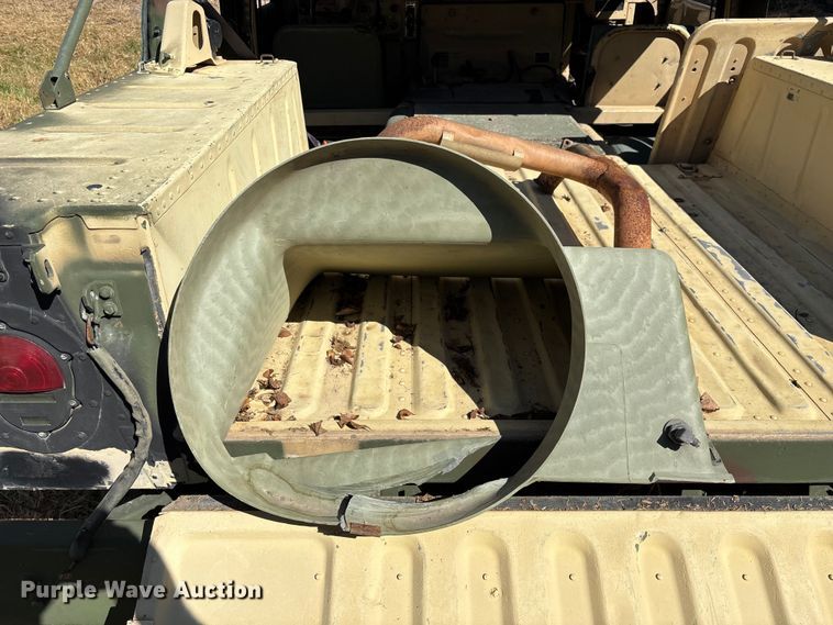 image for item FG0683 AM General HMMWV SUV