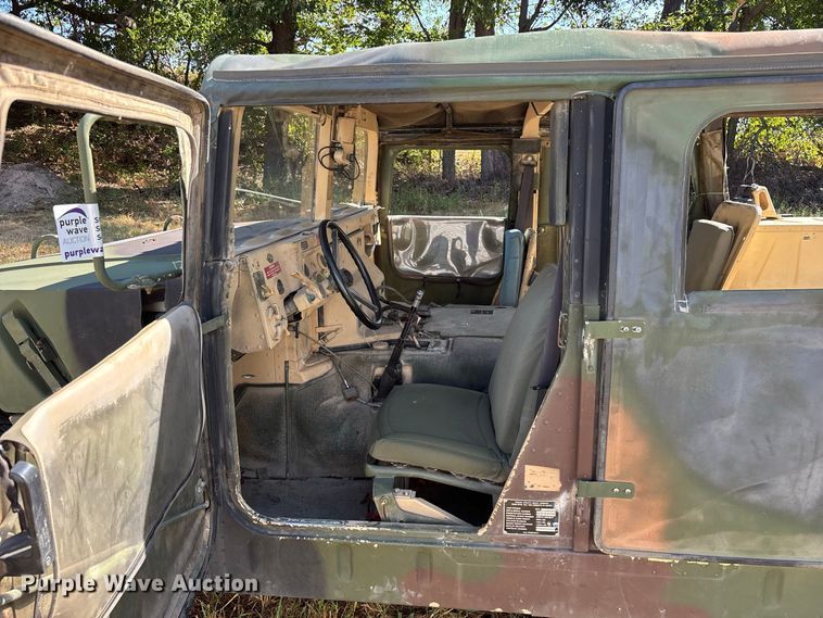 image for item FG0683 AM General HMMWV SUV
