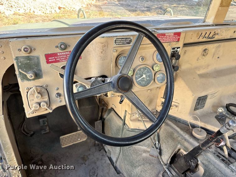 image for item FG0683 AM General HMMWV SUV