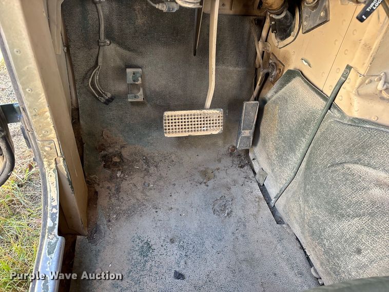 image for item FG0683 AM General HMMWV SUV