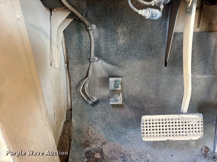 image for item FG0683 AM General HMMWV SUV