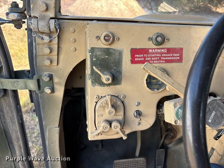 image for item FG0683 AM General HMMWV SUV