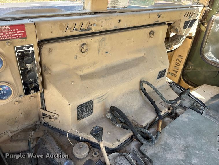 image for item FG0683 AM General HMMWV SUV