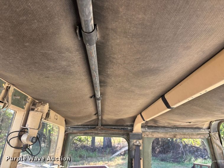 image for item FG0683 AM General HMMWV SUV