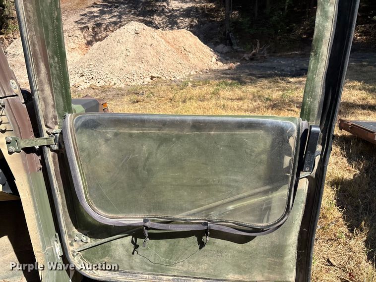 image for item FG0683 AM General HMMWV SUV