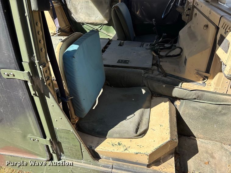 image for item FG0683 AM General HMMWV SUV