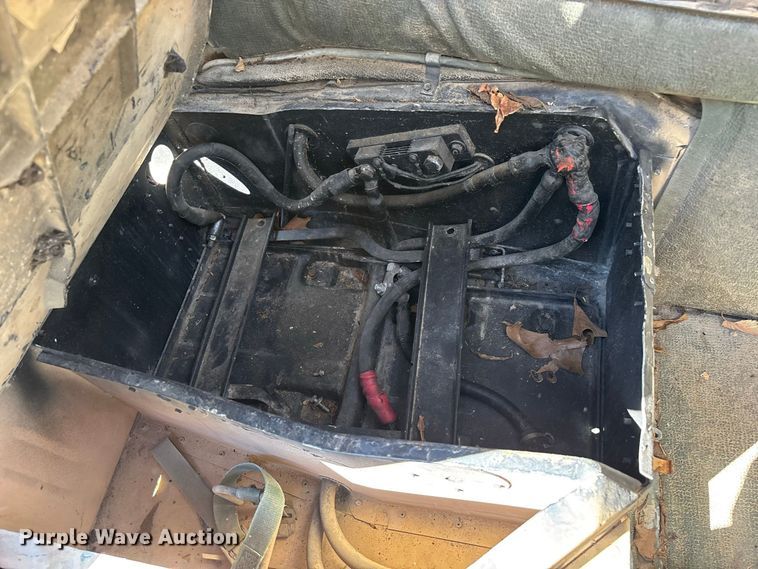 image for item FG0683 AM General HMMWV SUV