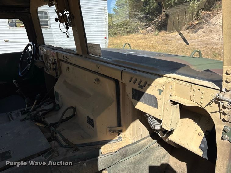 image for item FG0683 AM General HMMWV SUV
