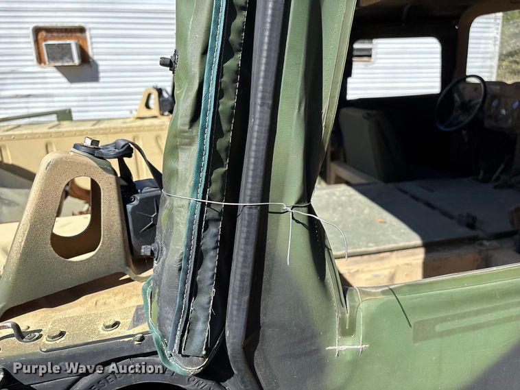 image for item FG0683 AM General HMMWV SUV
