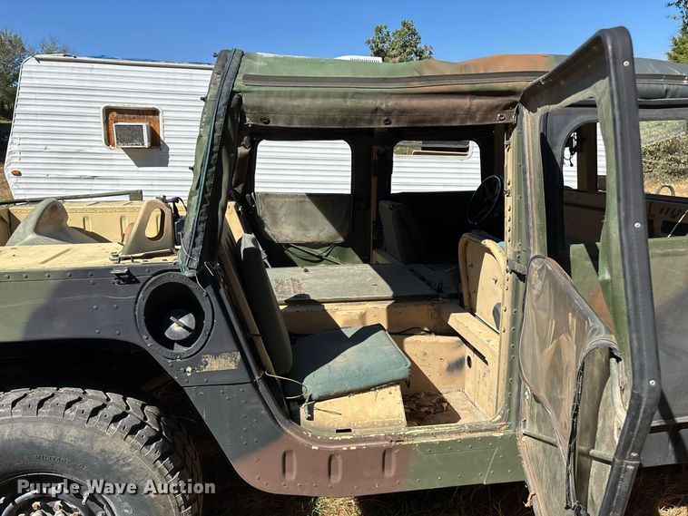 image for item FG0683 AM General HMMWV SUV