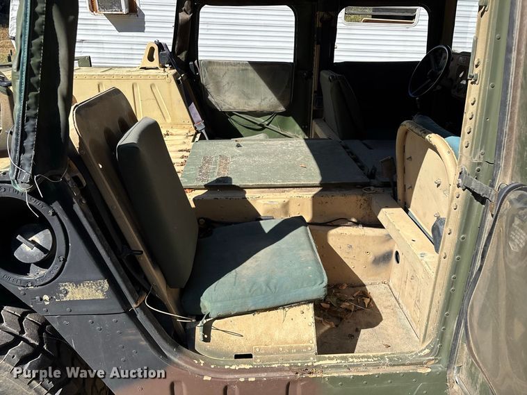 image for item FG0683 AM General HMMWV SUV
