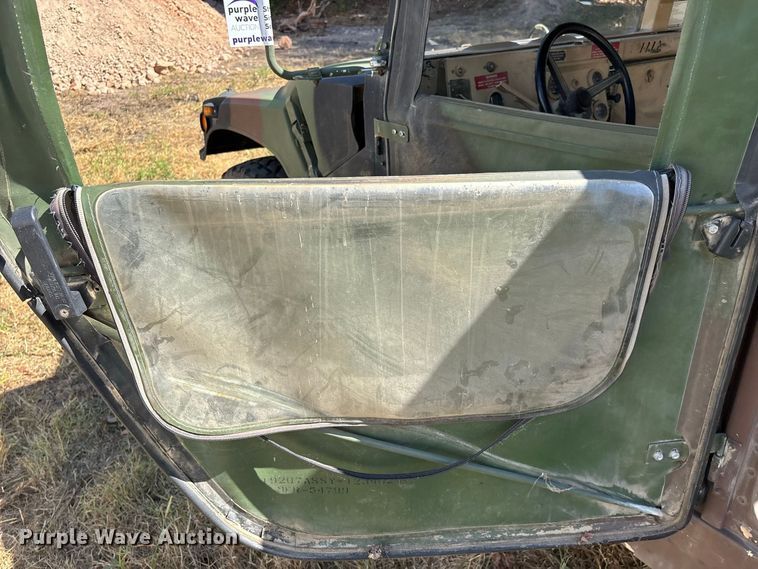 image for item FG0683 AM General HMMWV SUV