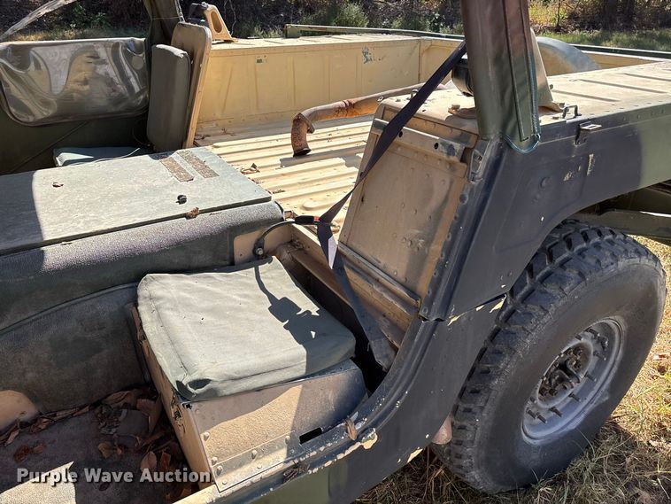 image for item FG0683 AM General HMMWV SUV