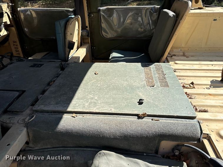 image for item FG0683 AM General HMMWV SUV