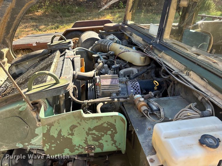 image for item FG0683 AM General HMMWV SUV