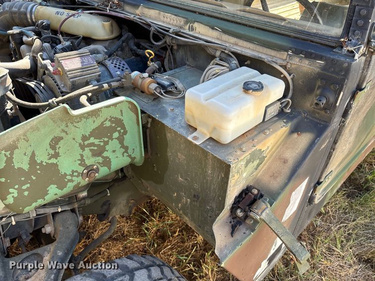 image for item FG0683 AM General HMMWV SUV