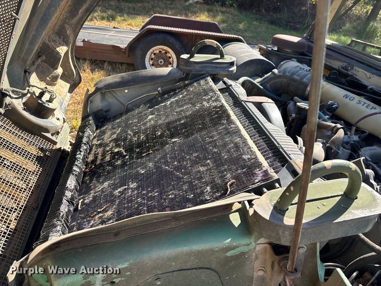 image for item FG0683 AM General HMMWV SUV