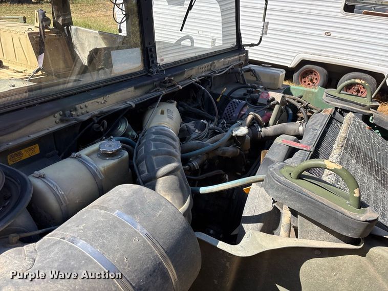 image for item FG0683 AM General HMMWV SUV