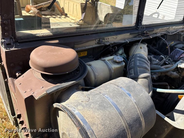 image for item FG0683 AM General HMMWV SUV