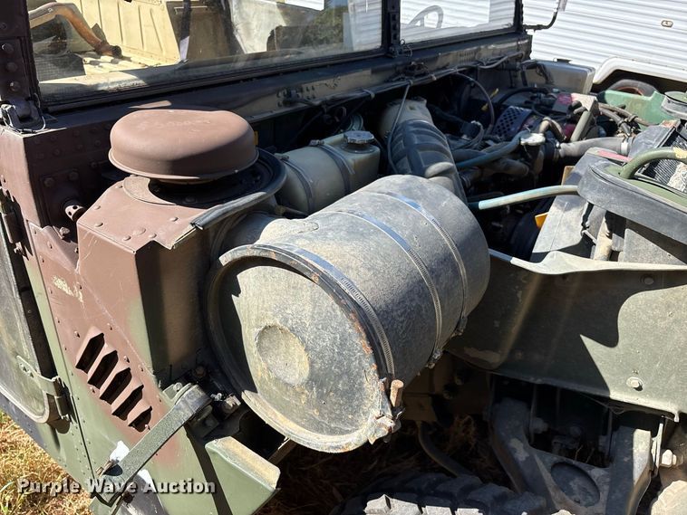 image for item FG0683 AM General HMMWV SUV