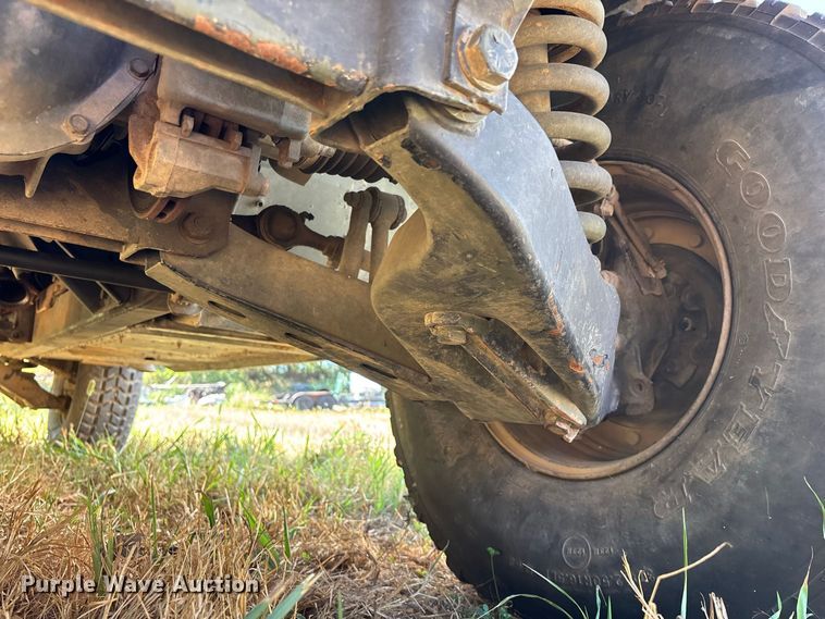 image for item FG0683 AM General HMMWV SUV