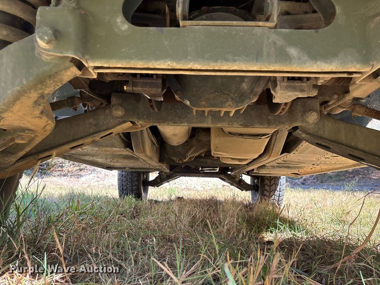 image for item FG0683 AM General HMMWV SUV