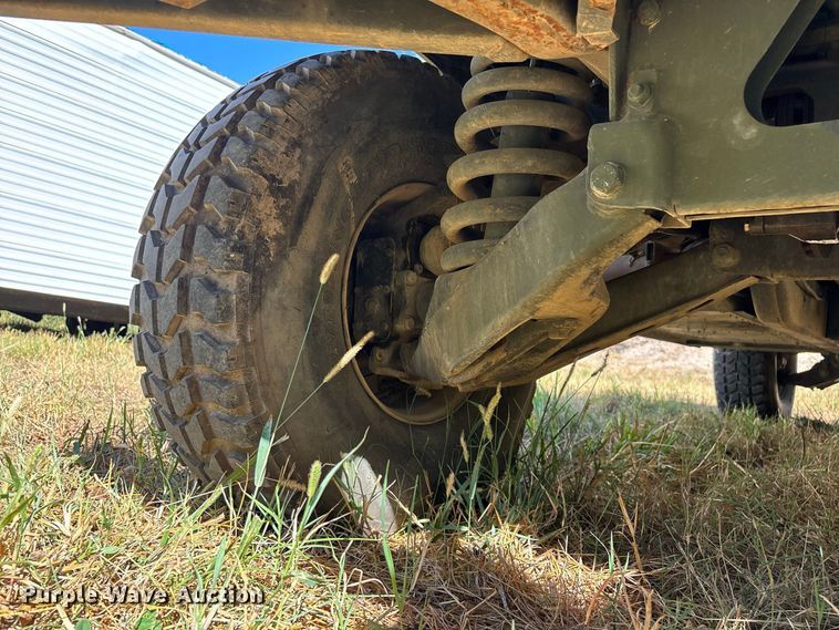 image for item FG0683 AM General HMMWV SUV