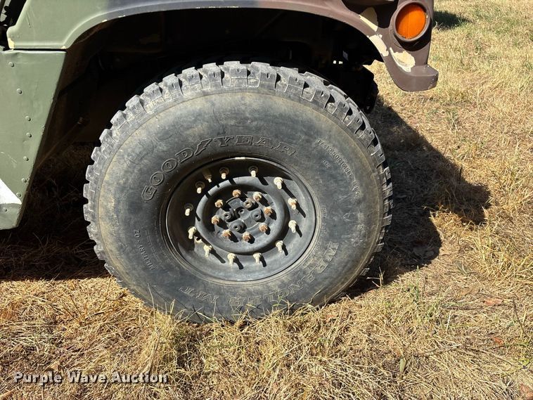 image for item FG0683 AM General HMMWV SUV