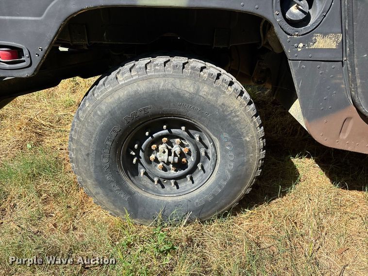 image for item FG0683 AM General HMMWV SUV