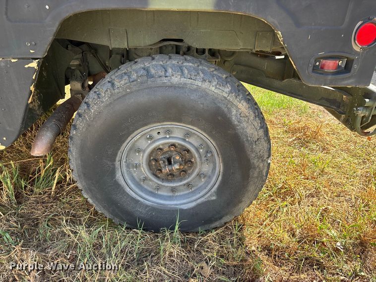 image for item FG0683 AM General HMMWV SUV