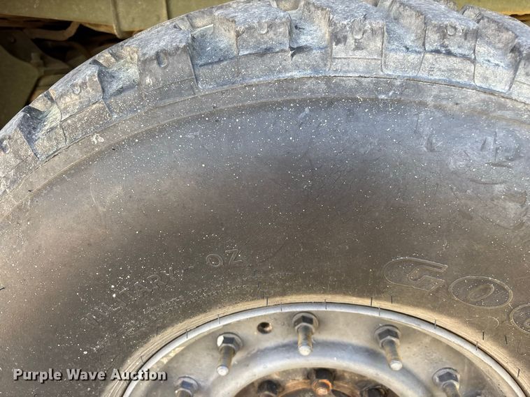 image for item FG0683 AM General HMMWV SUV