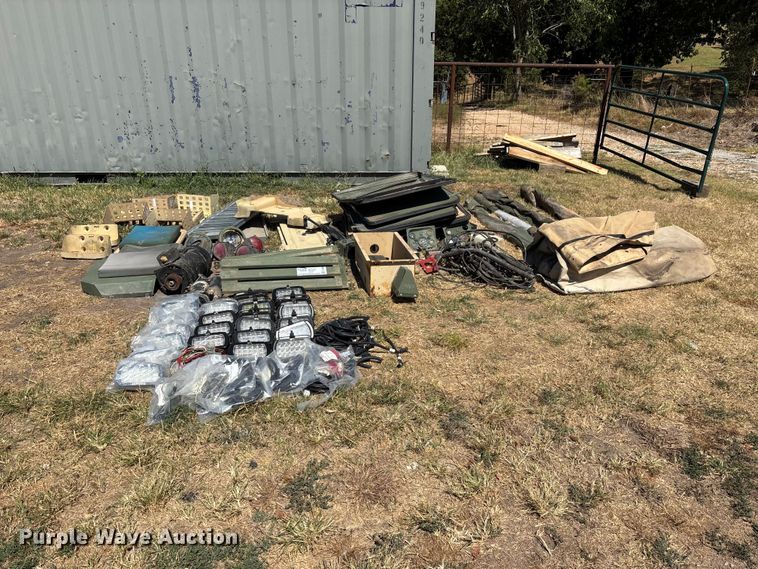 image for item FG0685 Military Humvee parts