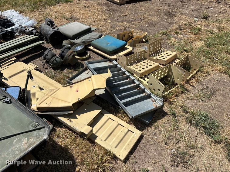 image for item FG0685 Military Humvee parts