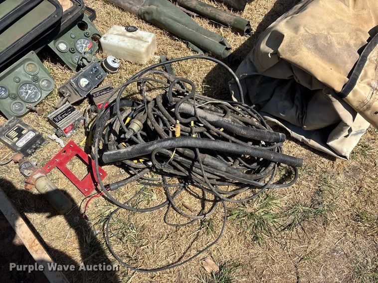 image for item FG0685 Military Humvee parts