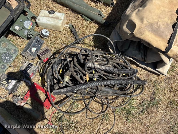 image for item FG0685 Military Humvee parts