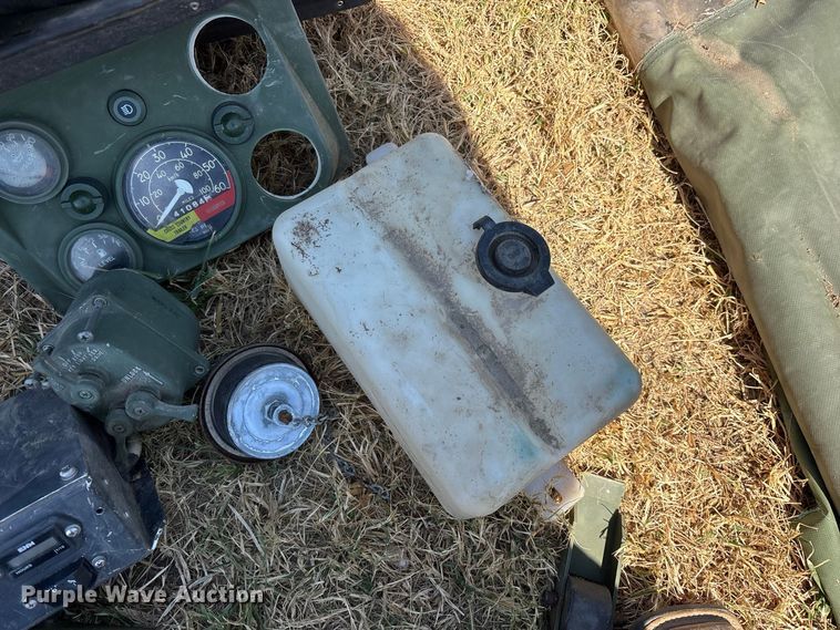 image for item FG0685 Military Humvee parts