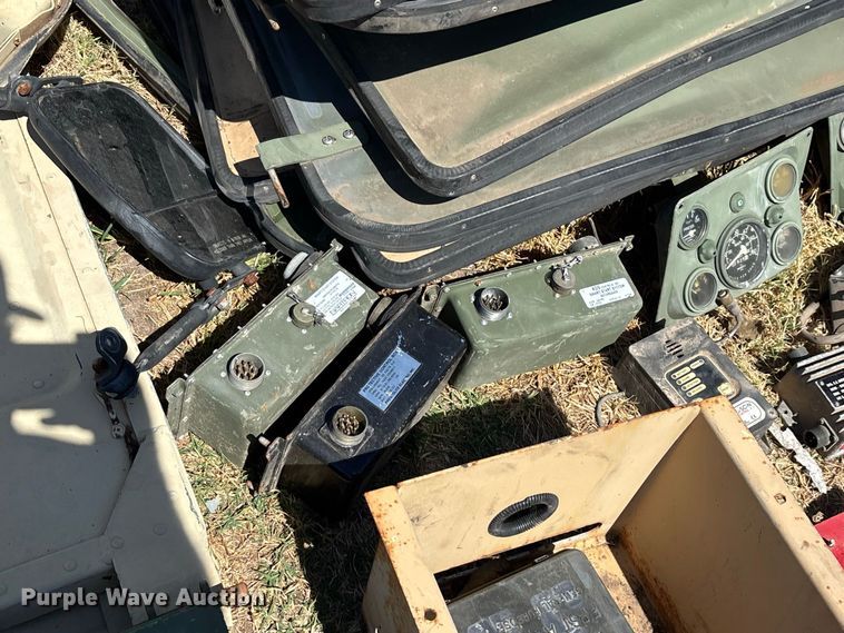 image for item FG0685 Military Humvee parts