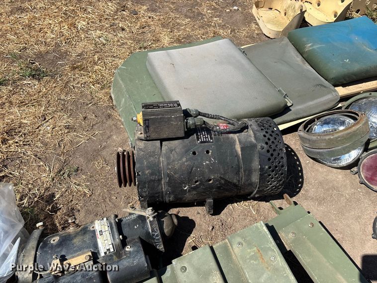 image for item FG0685 Military Humvee parts