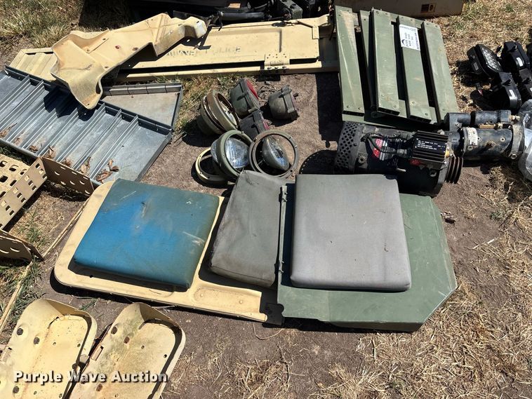 image for item FG0685 Military Humvee parts