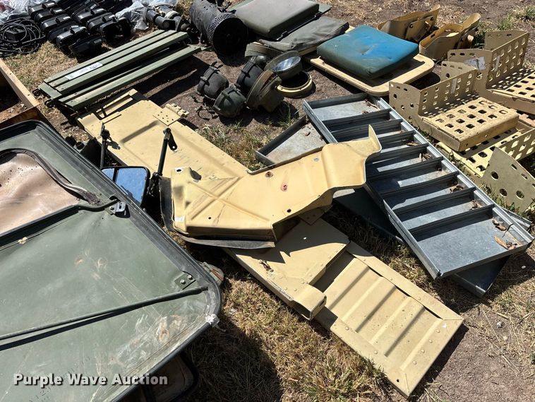 image for item FG0685 Military Humvee parts