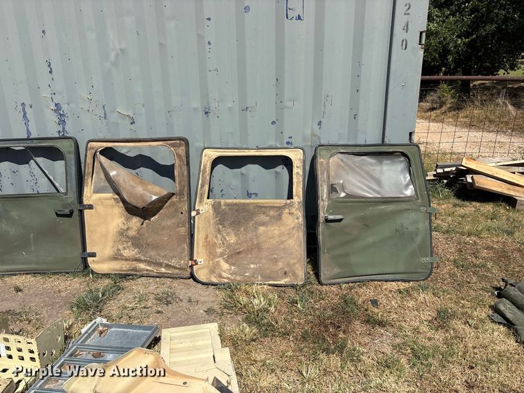 image for item FG0685 Military Humvee parts