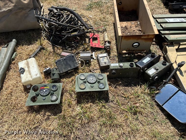 image for item FG0685 Military Humvee parts