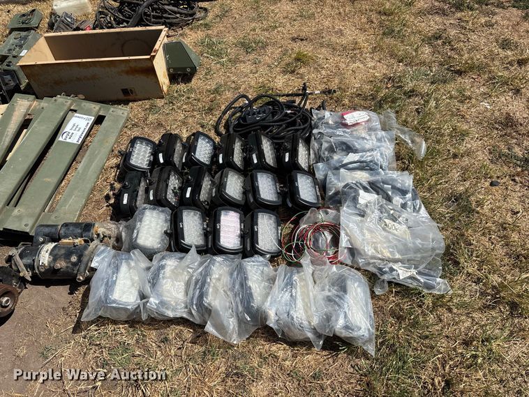 image for item FG0685 Military Humvee parts