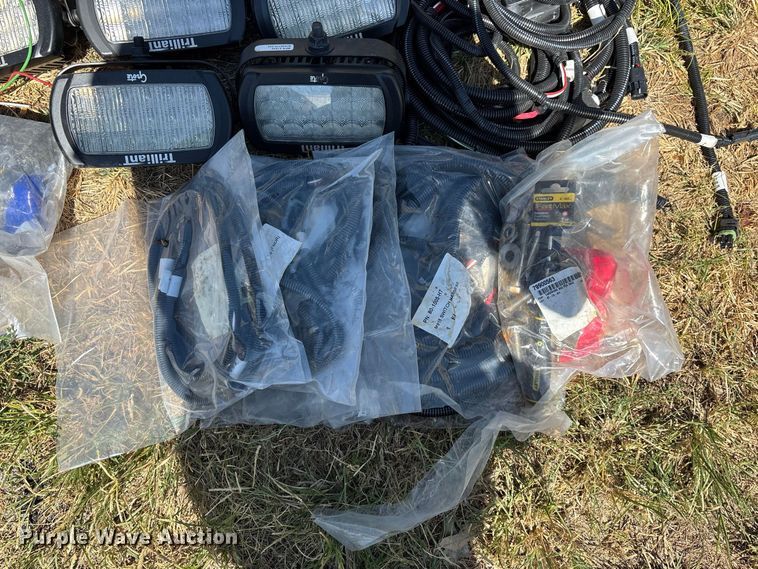 image for item FG0685 Military Humvee parts