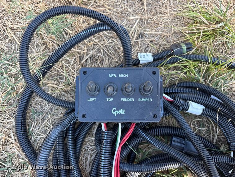 image for item FG0685 Military Humvee parts