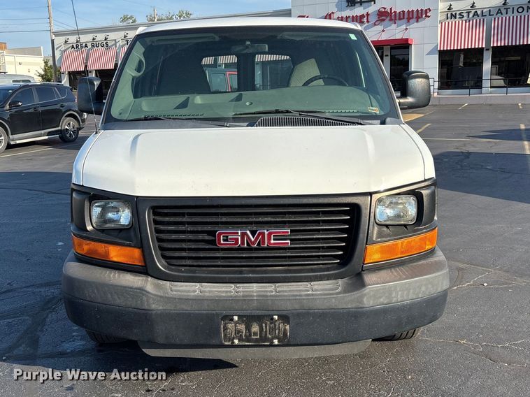 image for item FG0691 2013 GMC Savana 1500 van