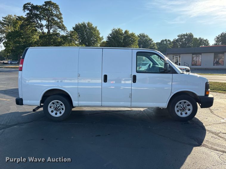 image for item FG0691 2013 GMC Savana 1500 van