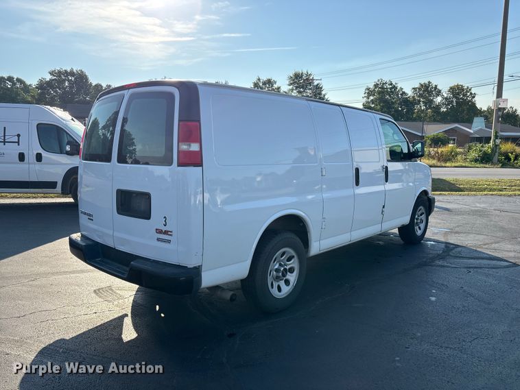 image for item FG0691 2013 GMC Savana 1500 van